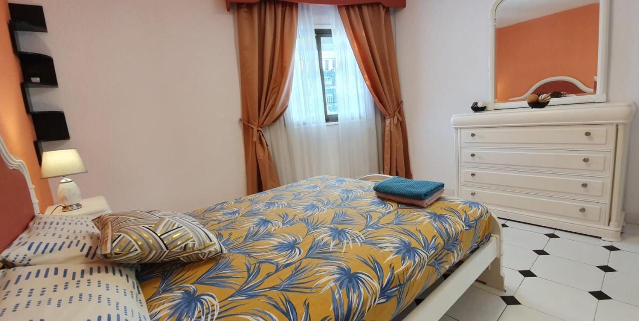 Encantadora Vivienda En El Paseo Maritimo De Salou Bagian luar foto