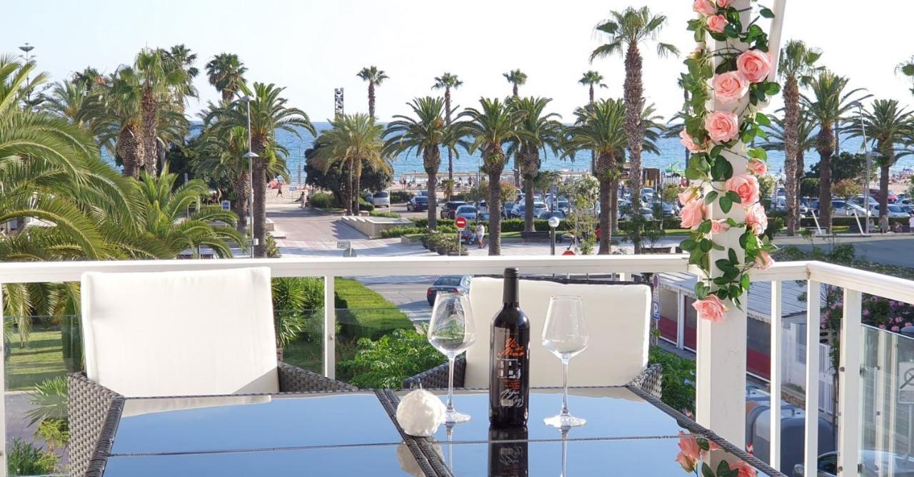 Encantadora Vivienda En El Paseo Maritimo De Salou Bagian luar foto