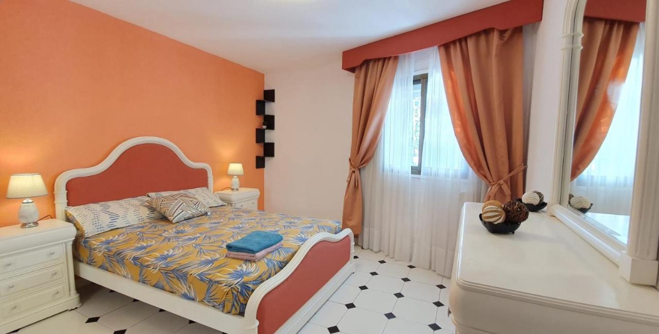 Encantadora Vivienda En El Paseo Maritimo De Salou Bagian luar foto